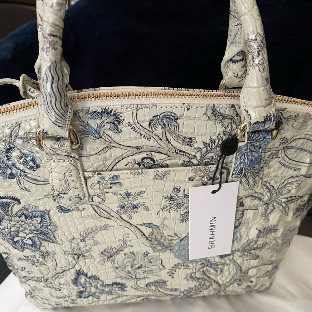BRAND NEW BRAHMIN HANDBAG WITH HANDLES